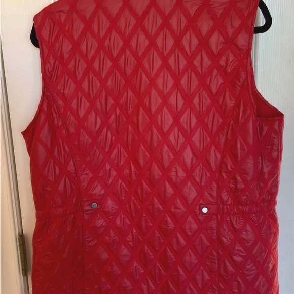 Chico's Zenergy Vibrant Red Quilted Vest - Picture 12 of 13